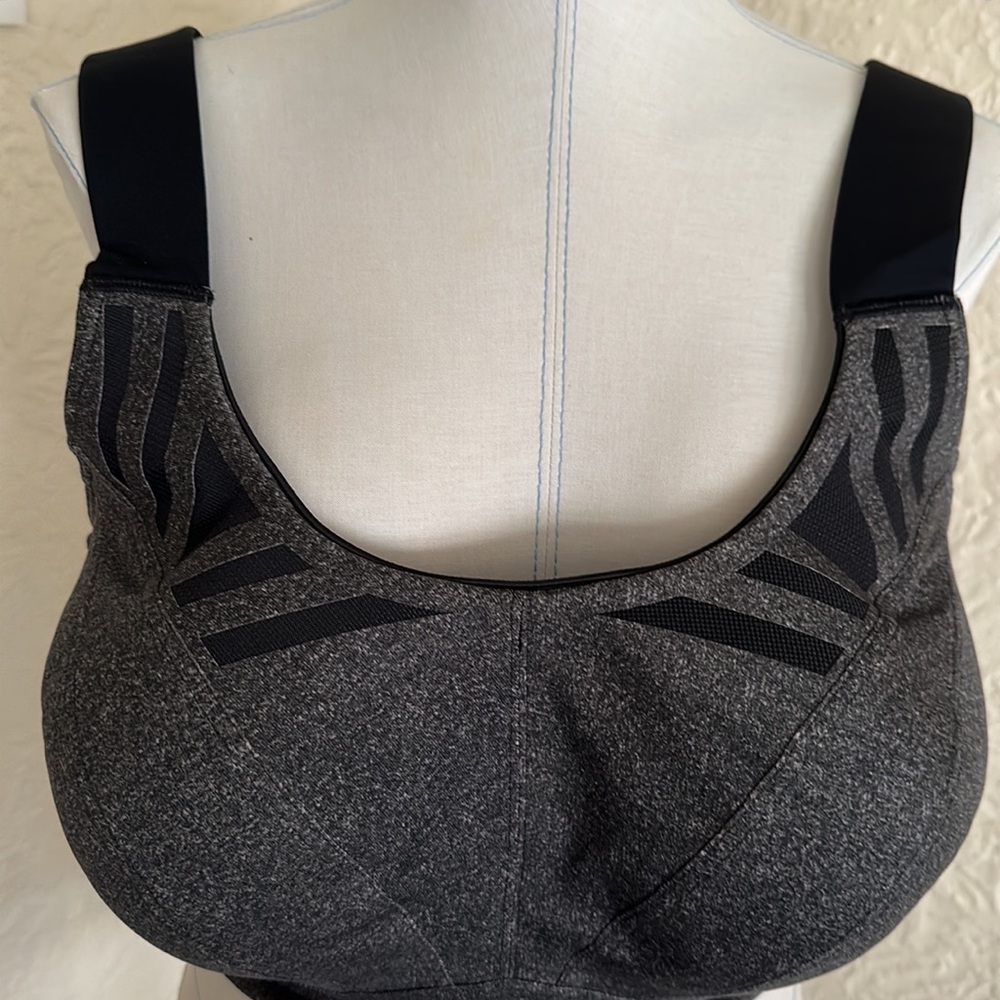 Livi Active Lane Bryant Plus Size Sports Bra Black Gray 40H Max Support Wicking - Picture 3 of 10